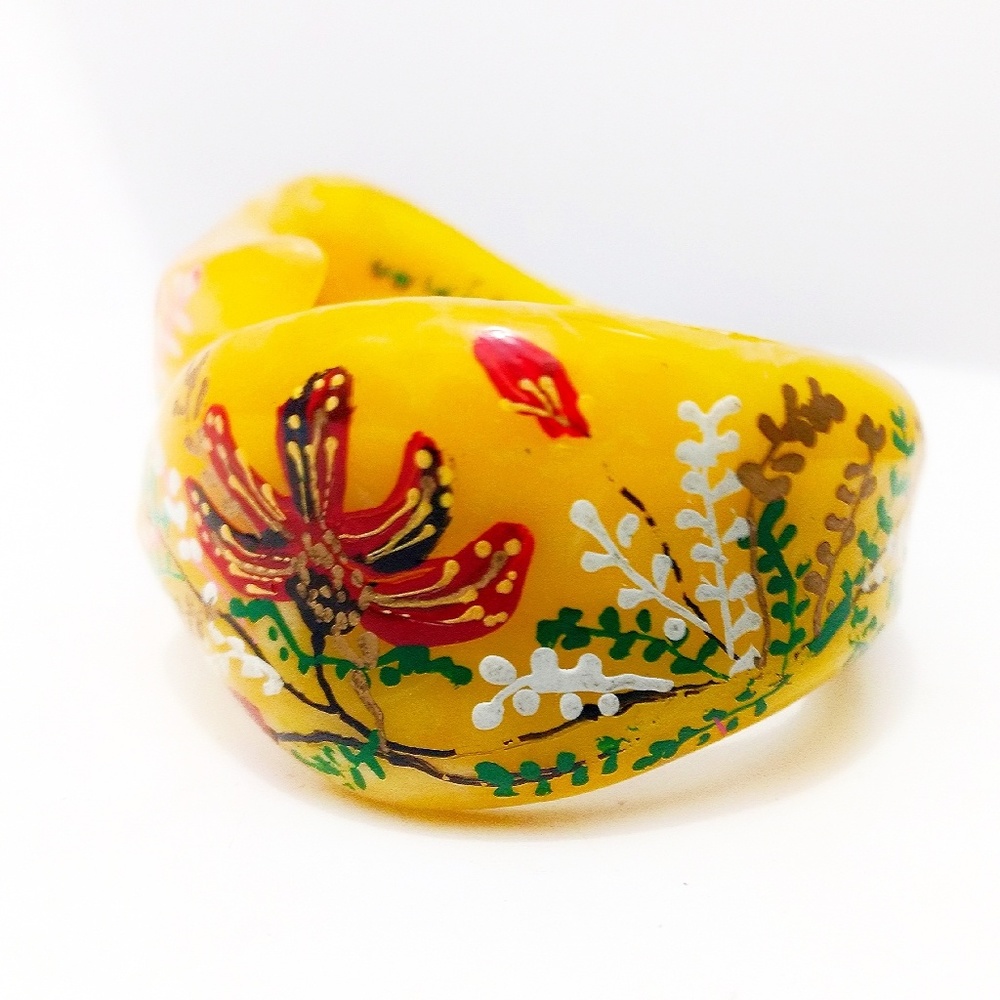 Vintage Hand-Painted & Signed Lucite Clamper Bracelet - Picture 5 of 8